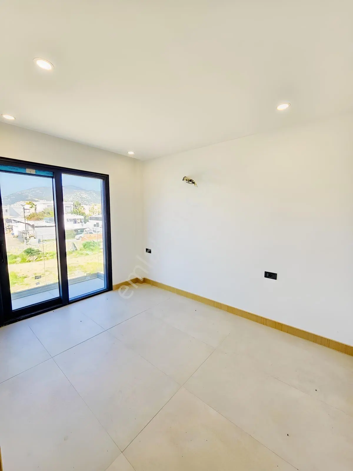 Konacık'ta Ana Yola Yakın 450 M2 İster Ofis İster Havuzlu Villa! — fotoğraf 12