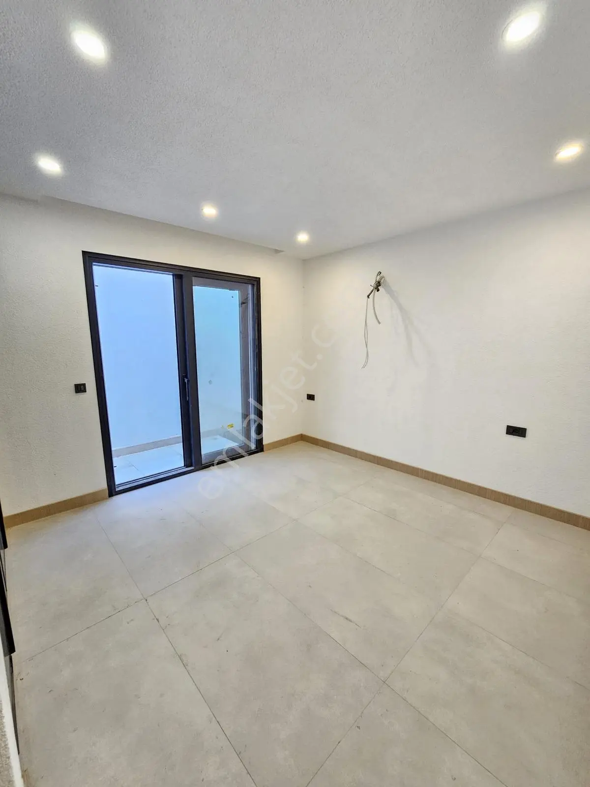 Konacık'ta Ana Yola Yakın 450 M2 İster Ofis İster Havuzlu Villa! — fotoğraf 18