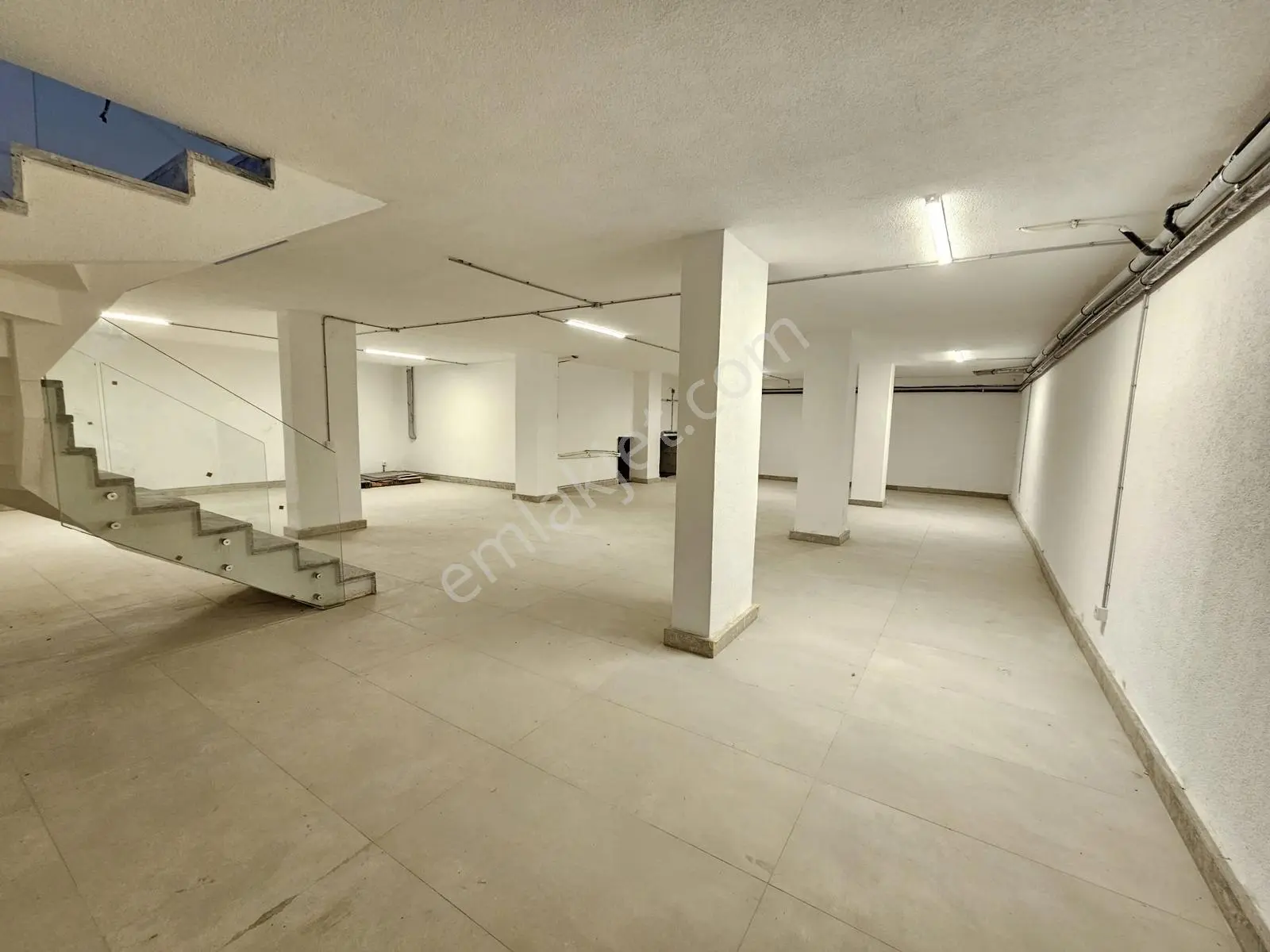 Konacık'ta Ana Yola Yakın 450 M2 İster Ofis İster Havuzlu Villa! — fotoğraf 24