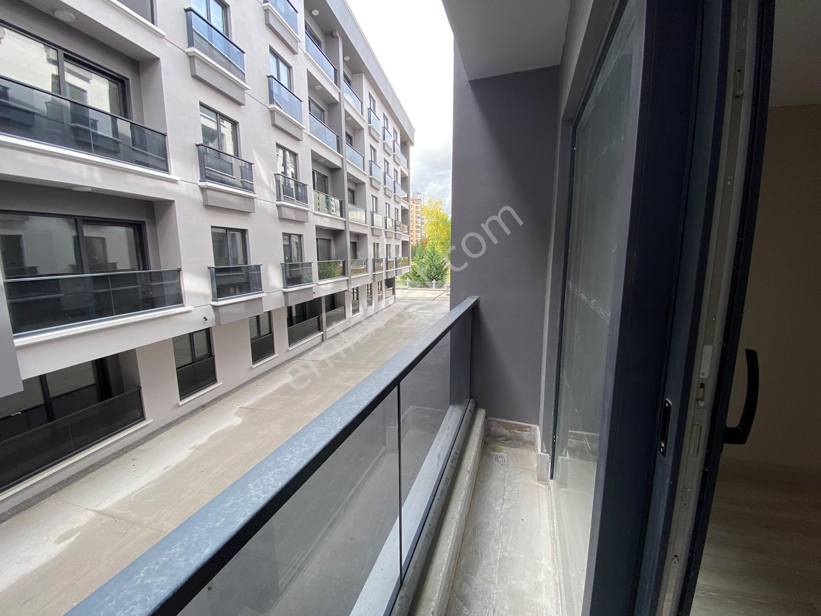 Öveçler Lizbon Cad.menekşe Yapı Botanik Sitesinde Satılık 1+1 — fotoğraf 15