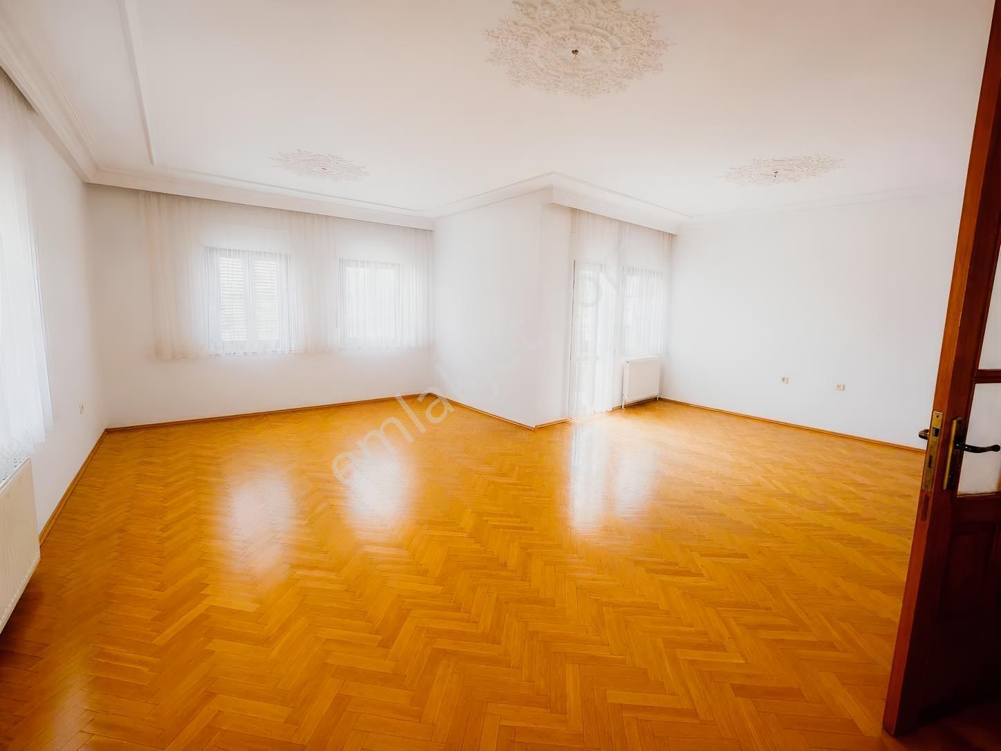 Ambarcı'dan Korutürkte,geniş Kullanımlı Satılık Villa — fotoğraf 3
