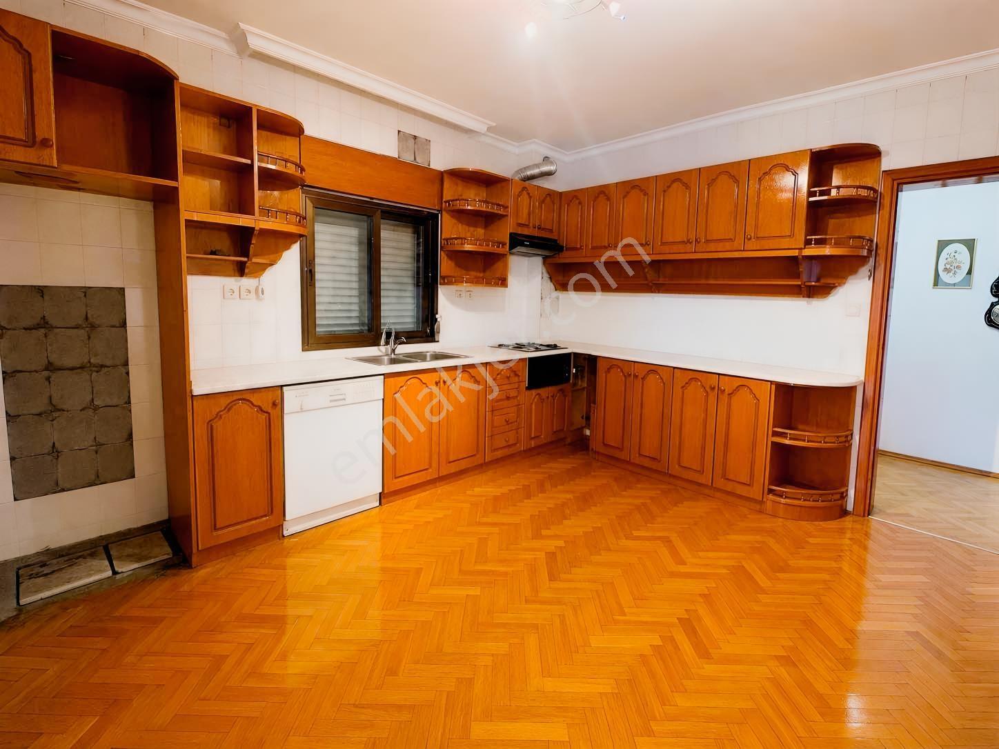 Ambarcı'dan Korutürkte,geniş Kullanımlı Satılık Villa — fotoğraf 6