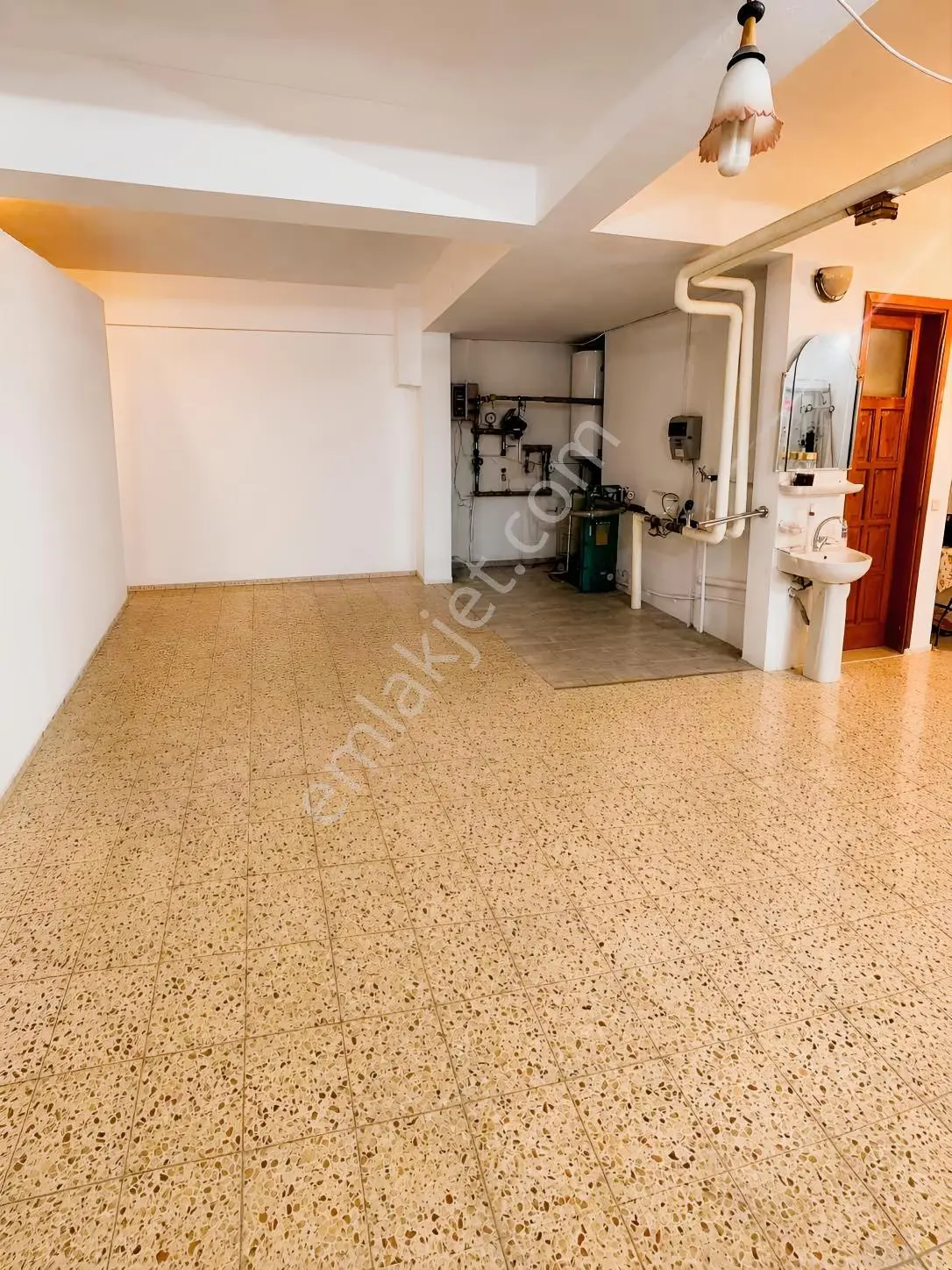 Ambarcı'dan Korutürkte,geniş Kullanımlı Satılık Villa — fotoğraf 24