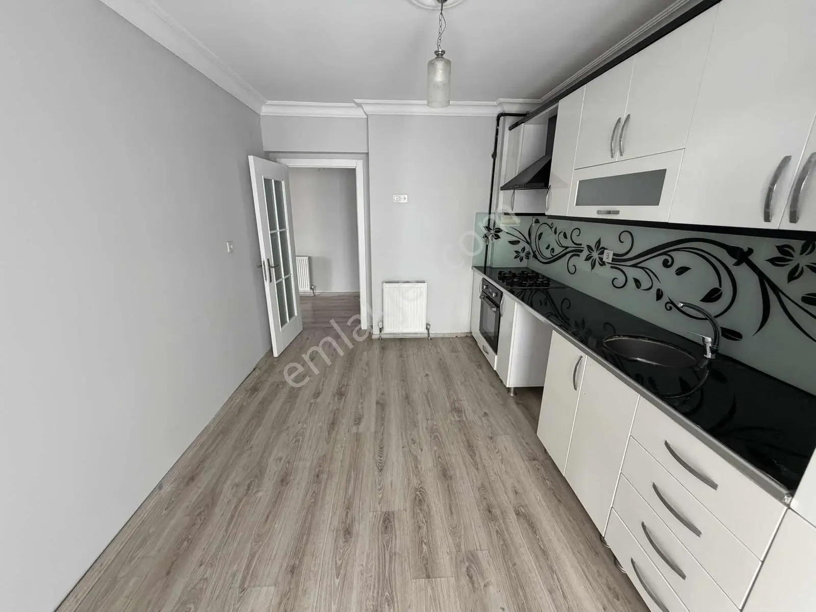Eminevime Uygun Kredi Sorunu Yok ! Park Yanı Teras Balkonlu 3+1 — fotoğraf 17
