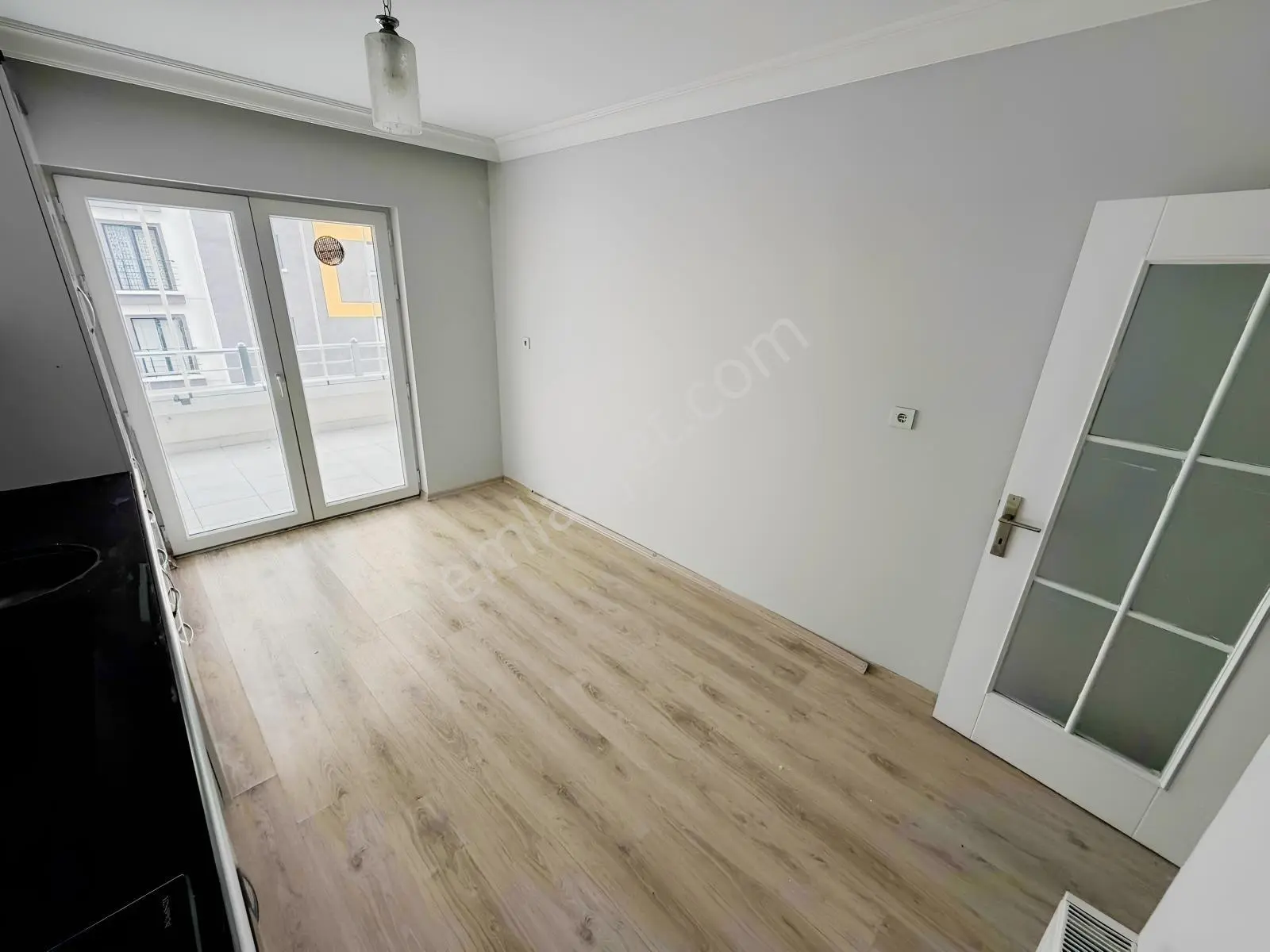 Eminevime Uygun Kredi Sorunu Yok ! Park Yanı Teras Balkonlu 3+1 — fotoğraf 26
