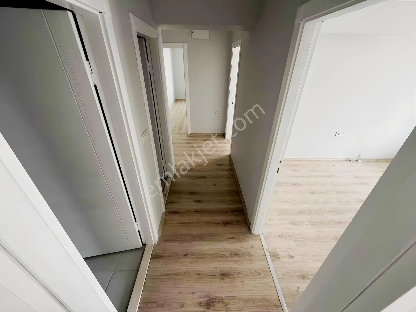 Eminevime Uygun Kredi Sorunu Yok ! Park Yanı Teras Balkonlu 3+1 — fotoğraf 31