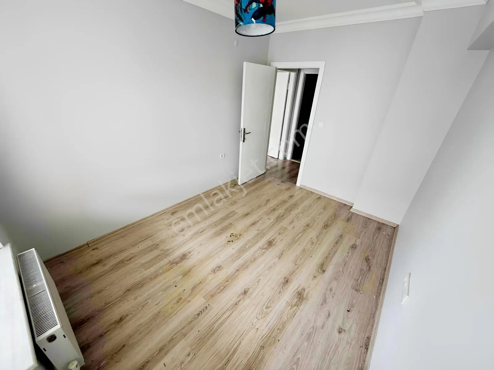 Eminevime Uygun Kredi Sorunu Yok ! Park Yanı Teras Balkonlu 3+1 — fotoğraf 34