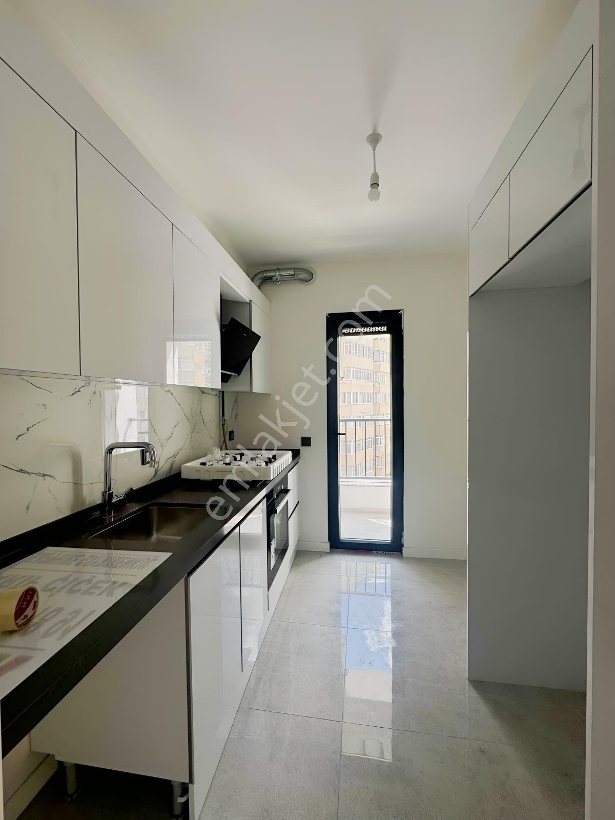 Merdivenköy Kiptaş Satılık 2+1 — fotoğraf 12