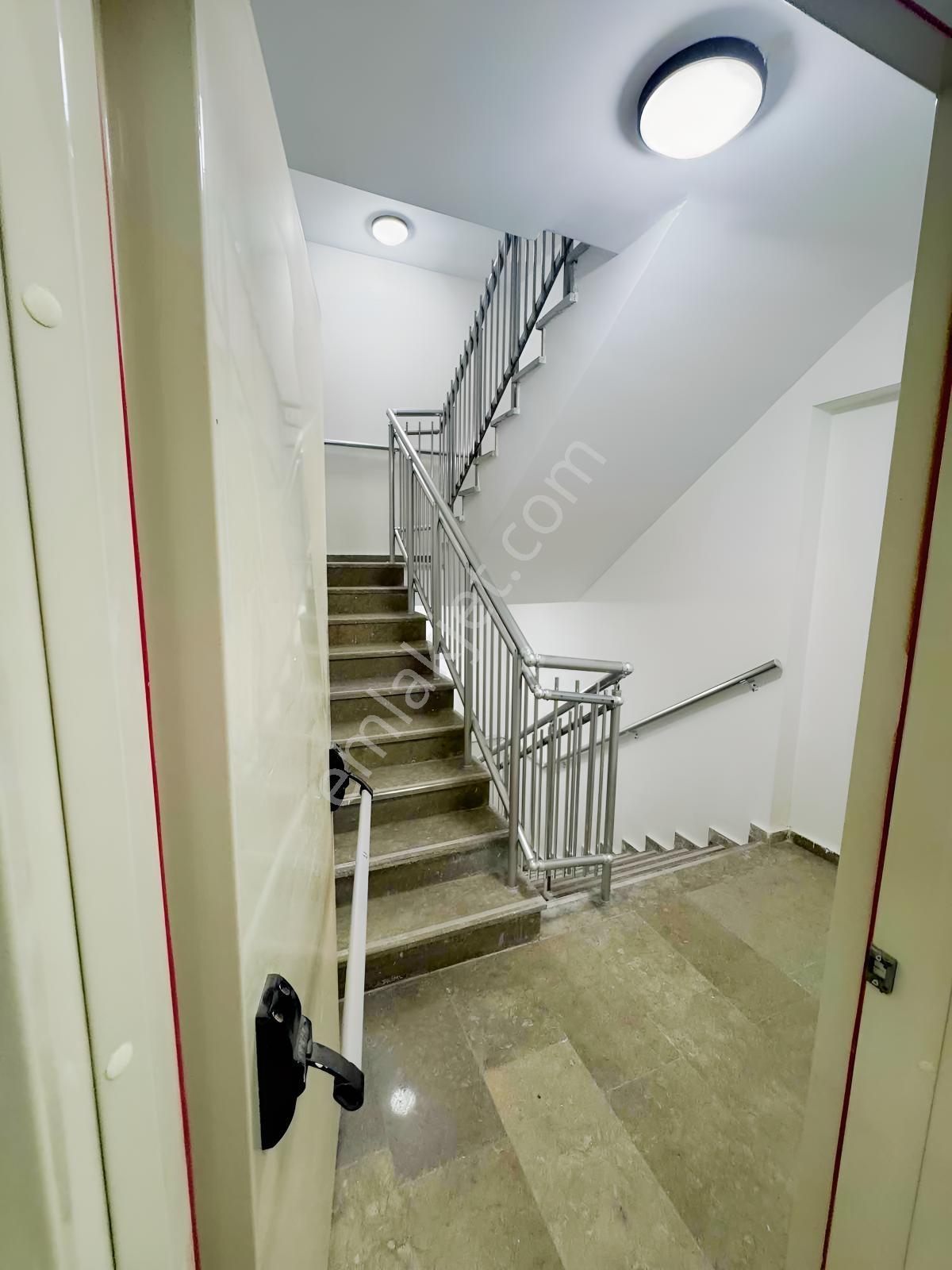 Merdivenköy Kiptaş Satılık 2+1 — fotoğraf 26