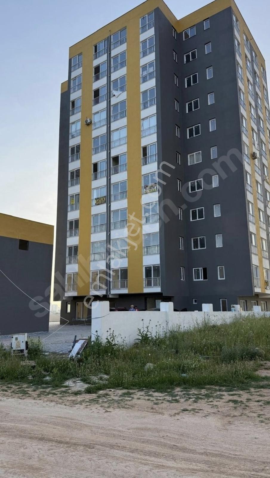Sarıçam'Da Satılık Eşyalı 2+1 Daire (Bulvara Yakın)