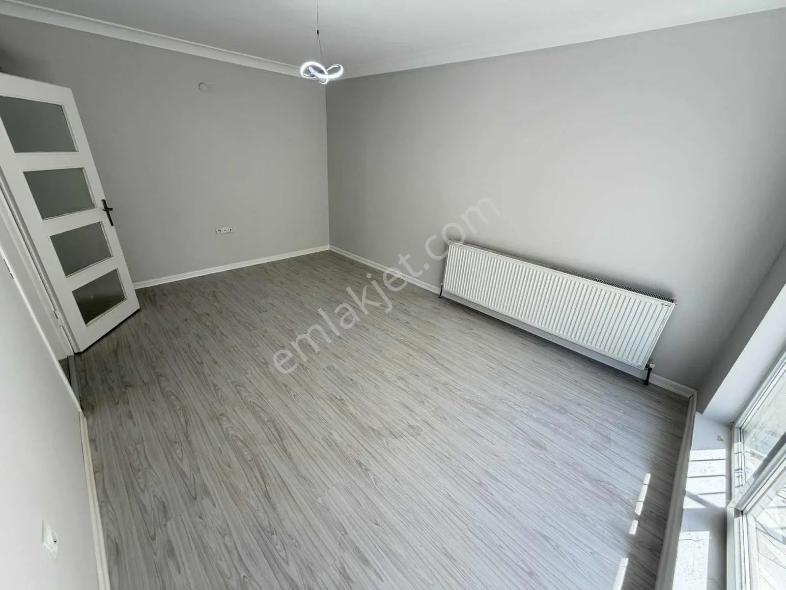 Misket Mahallesi Park Çarşı Yakını Asansörlü Y. Giriş Yapılı 2+1 — fotoğraf 3