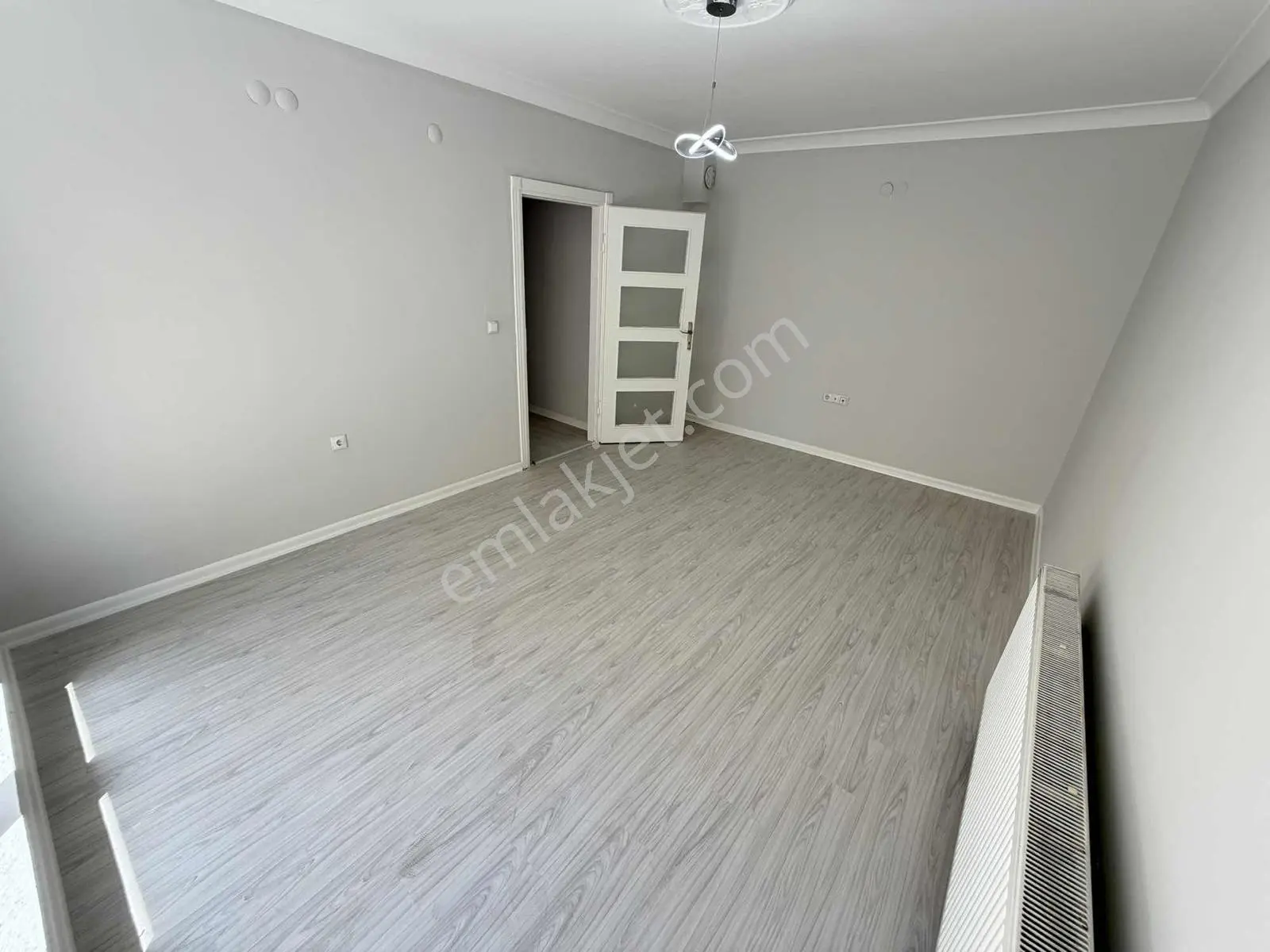 Misket Mahallesi Park Çarşı Yakını Asansörlü Y. Giriş Yapılı 2+1 — fotoğraf 4