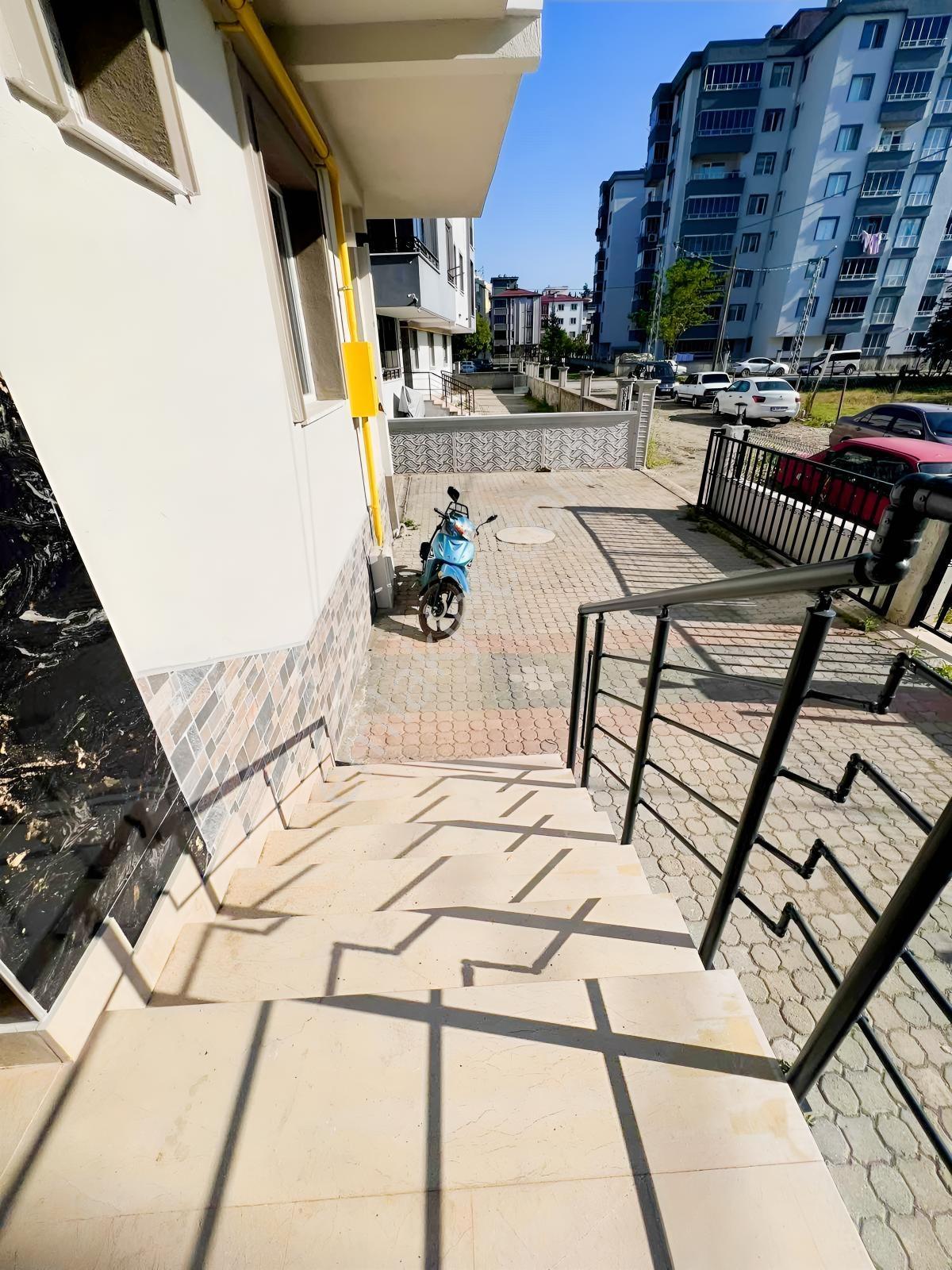 Turpa Özka355'den Hazır Kiracılı Acil Satılık 2+0 Daire — fotoğraf 2