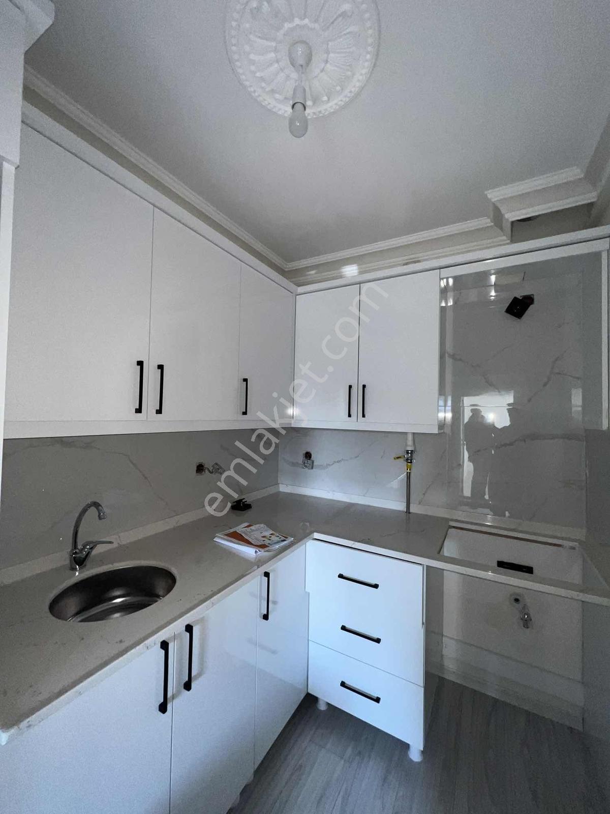 Turpa Özka355'den Hazır Kiracılı Acil Satılık 2+0 Daire — fotoğraf 7