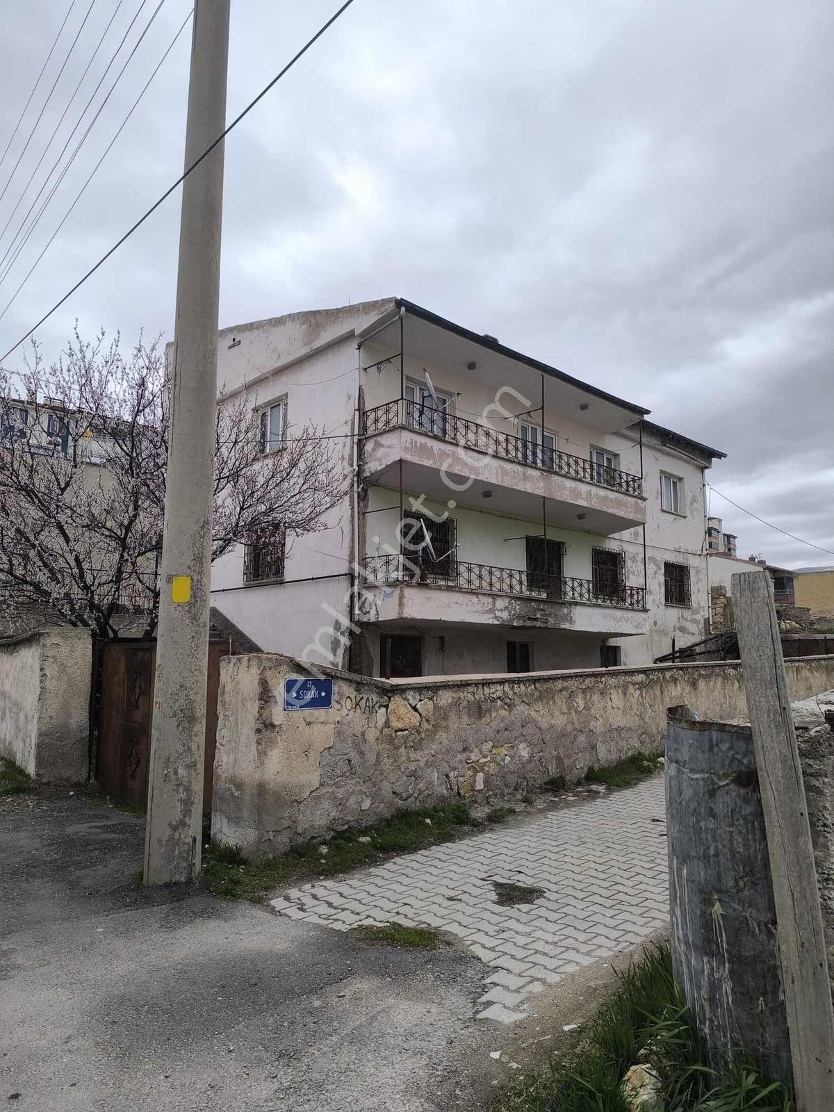 Saray Emlak'Tan Niğde İlhanlı Mah. 3+1 Mustakil Tadında Daire