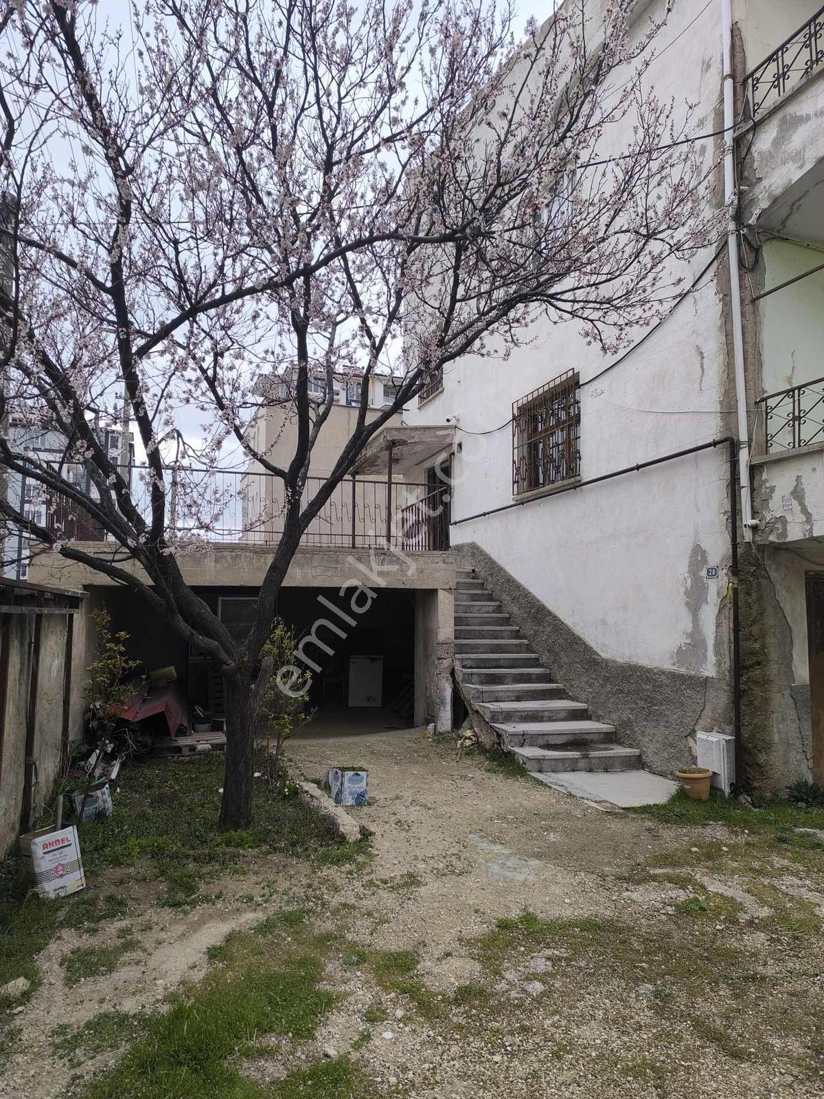 Saray Emlak'tan Niğde İlhanlı Mah. 3+1 Mustakil Tadında Daire — fotoğraf 7