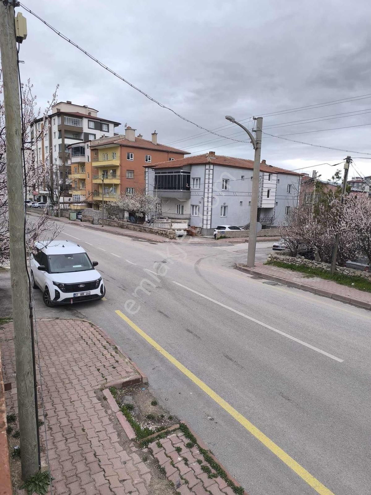Saray Emlak'tan Niğde İlhanlı Mah. 3+1 Mustakil Tadında Daire — fotoğraf 8