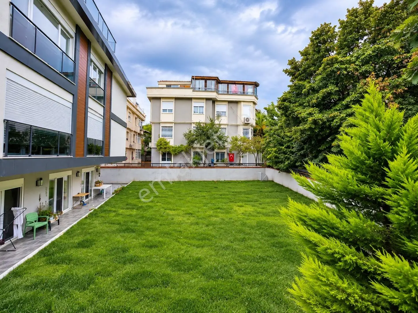 Basınköy'de Müstakil Tadında, Güney Cephe Bahçe Katı 3+1 170m2 — fotoğraf 2