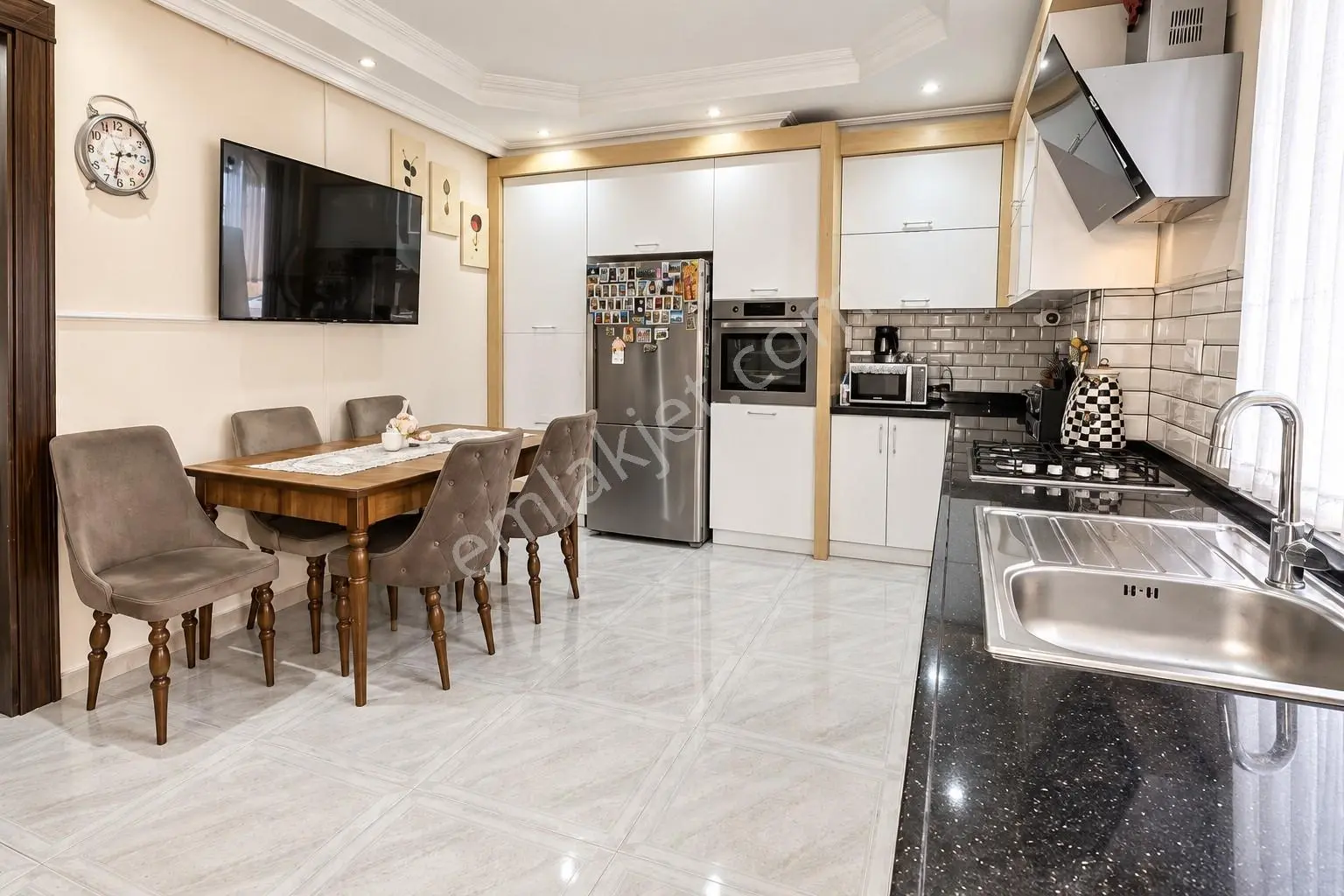 Basınköy'de Müstakil Tadında, Güney Cephe Bahçe Katı 3+1 170m2 — fotoğraf 8