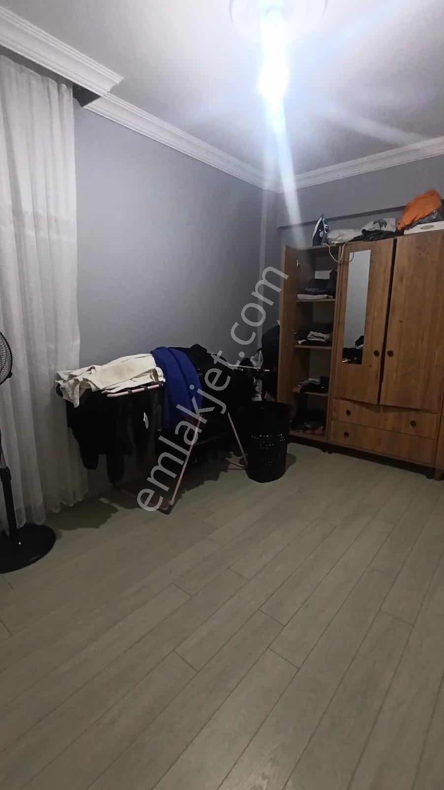 Ş.nihatbey Caddesinde 2+1 Düz Giriş Bahçeli Masrafsız Daire — fotoğraf 5