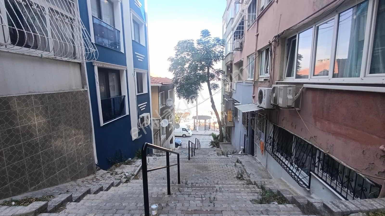 Ş.nihatbey Caddesinde 2+1 Düz Giriş Bahçeli Masrafsız Daire — fotoğraf 9
