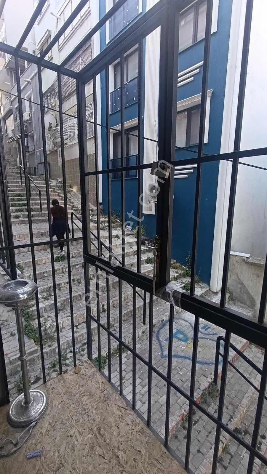 Ş.nihatbey Caddesinde 2+1 Düz Giriş Bahçeli Masrafsız Daire — fotoğraf 11