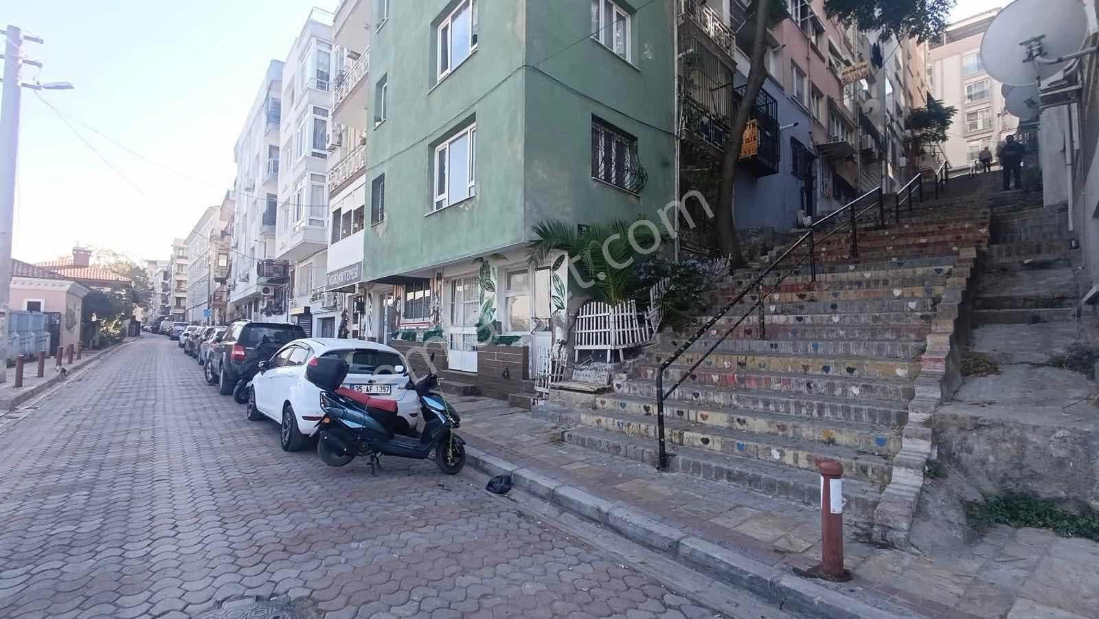 Ş.nihatbey Caddesinde 2+1 Düz Giriş Bahçeli Masrafsız Daire — fotoğraf 17