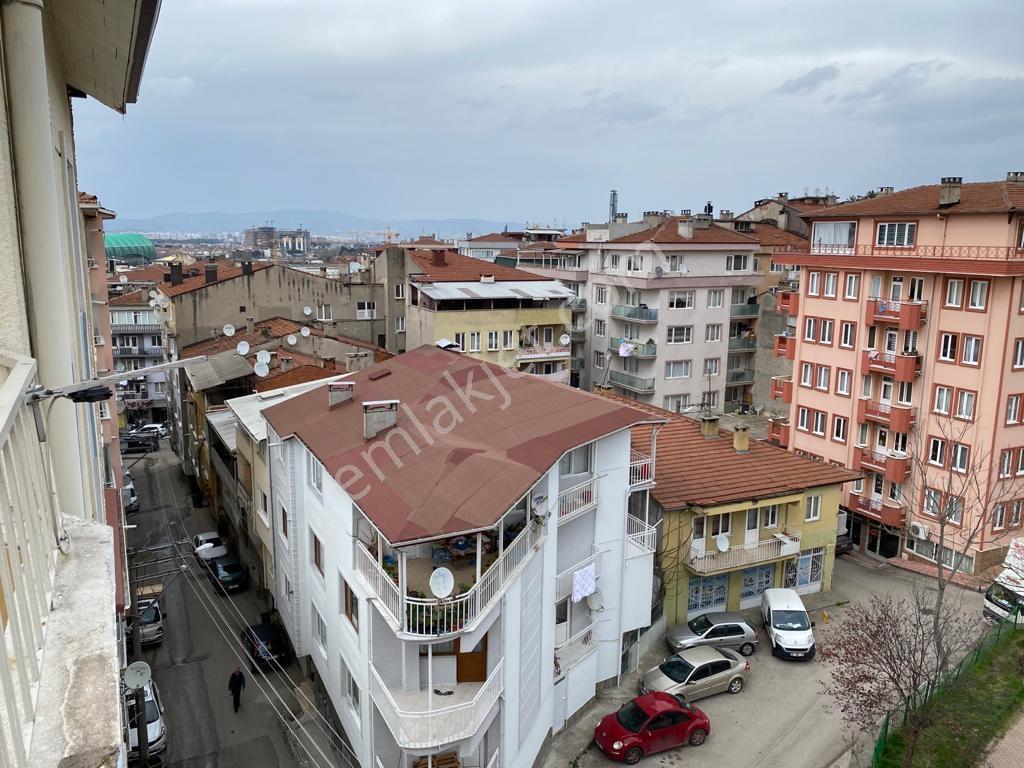 Hüdavendigarda Manzaralı Satılık 3+1 Daire — fotoğraf 4