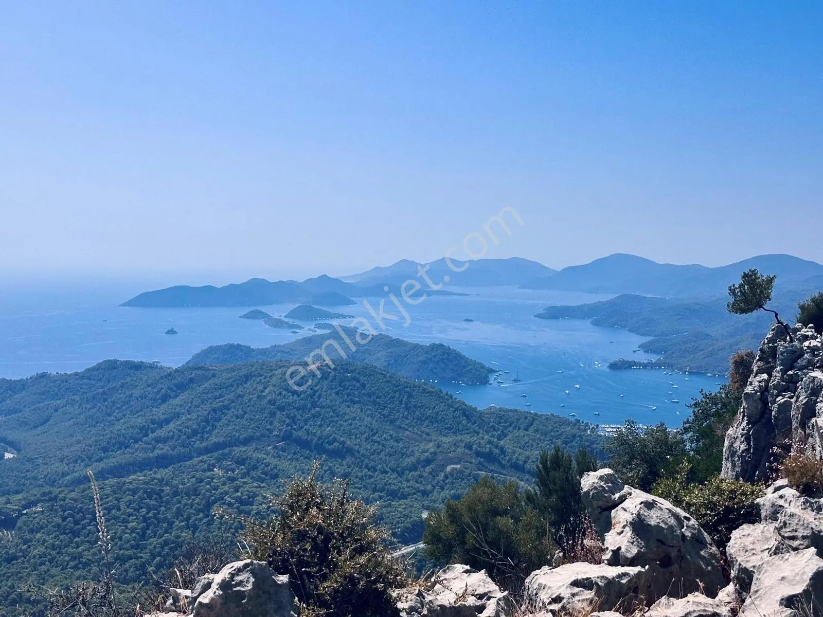 Ayşe Şengün'Den Göcek'De Deniz Manzaralı Satılık Tarla