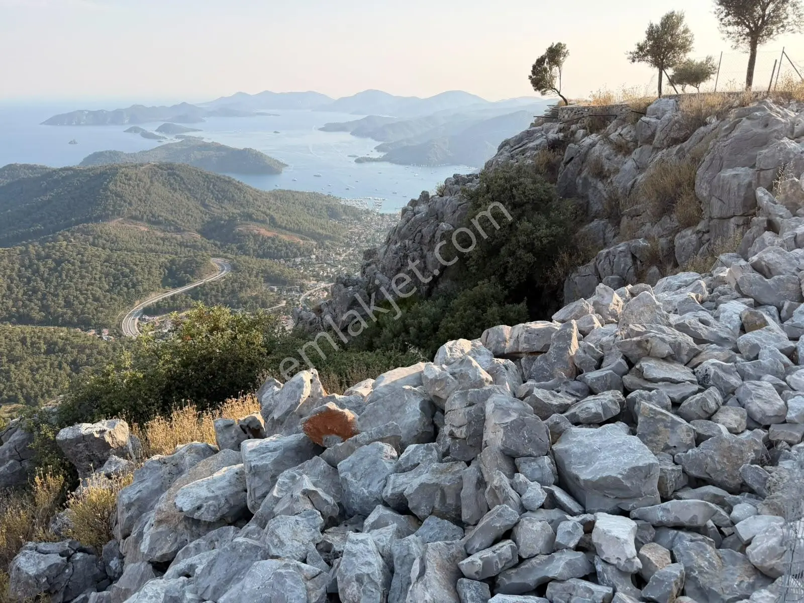 Ayşe Şengün'den Göcek'de Deniz Manzaralı Satılık Tarla — fotoğraf 10