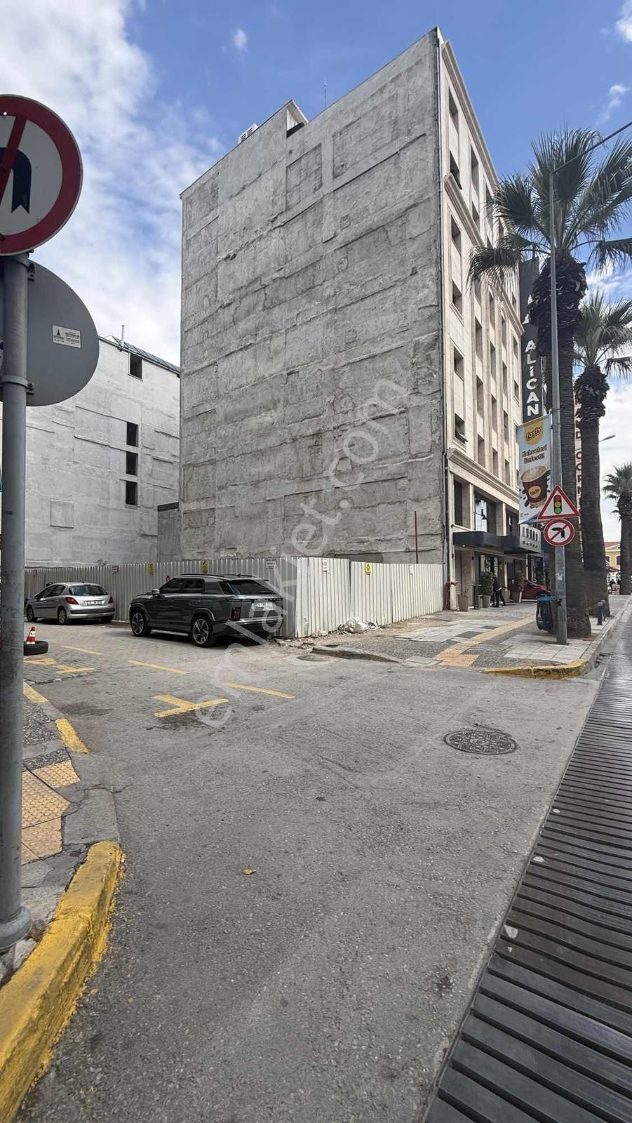 Basmane'De 424 M² Köşe Parsel | 8 Kat İmarlı Otel Arsası
