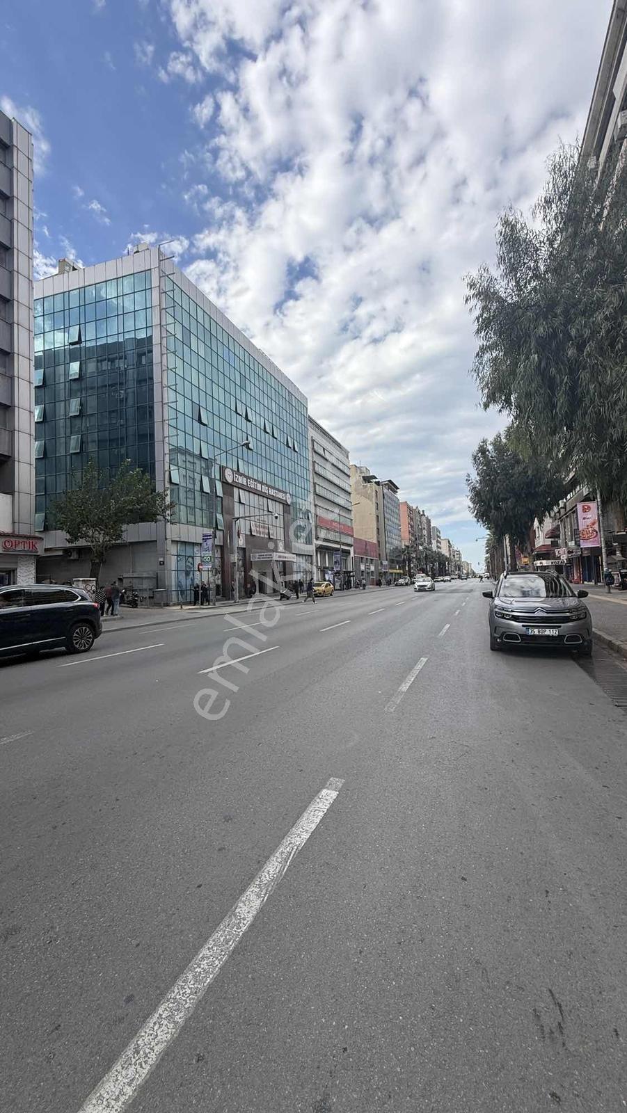 Basmane'de 424 M² Köşe Parsel | 8 Kat İmarlı Otel Arsası — fotoğraf 6