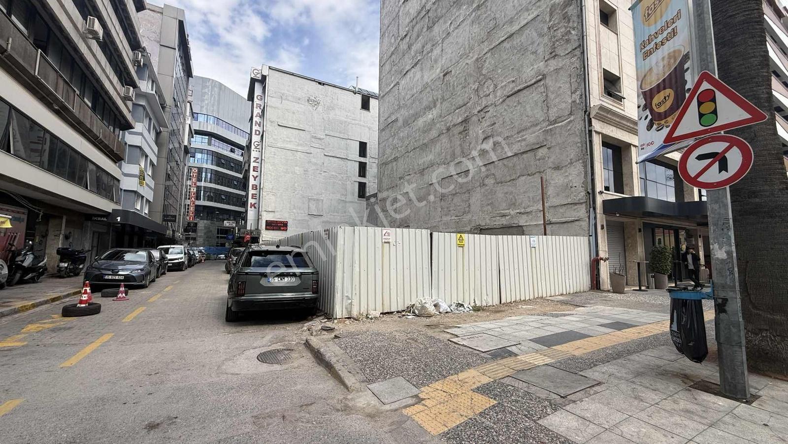 Basmane'de 424 M² Köşe Parsel | 8 Kat İmarlı Otel Arsası — fotoğraf 7
