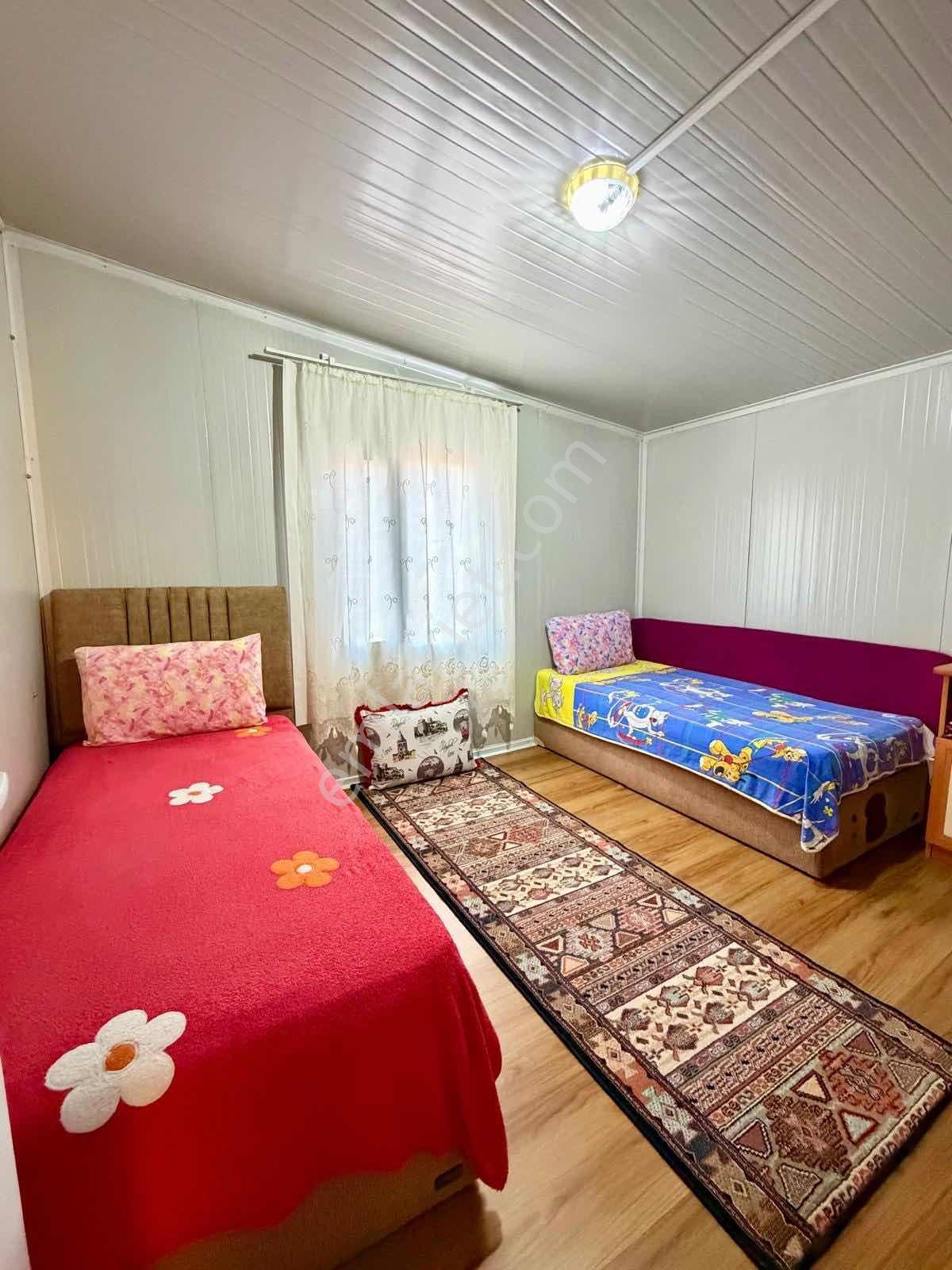 Tavas Garipköy'de İçerisnde Ev Olan 3.300 M2 Tarlamız — fotoğraf 8