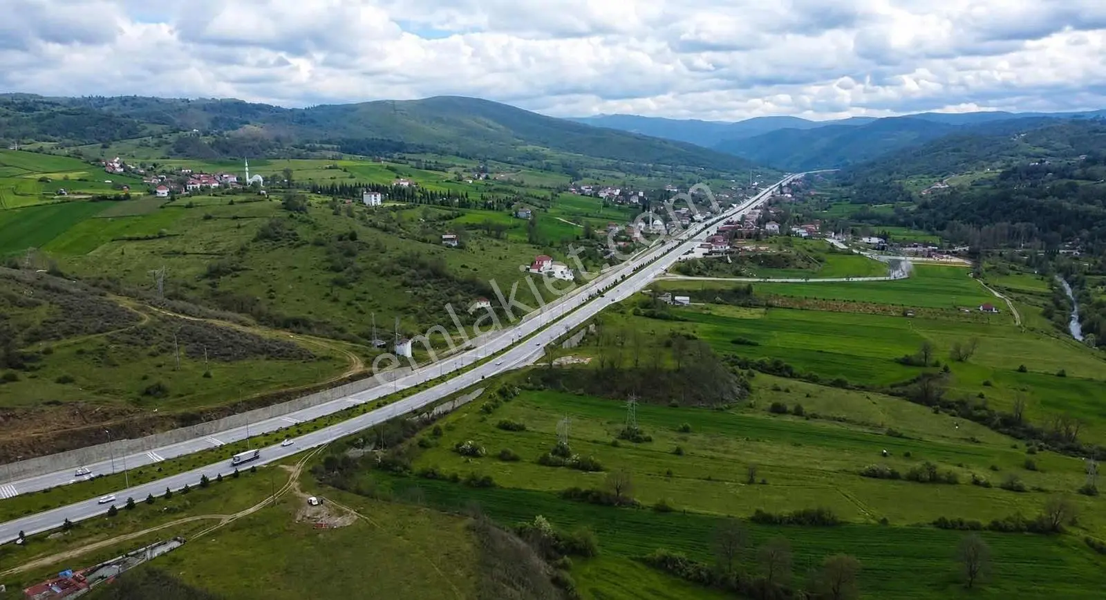 Kavak Çakallı Mevkiinde Yatırımlık Fırsat Tarla — fotoğraf 3