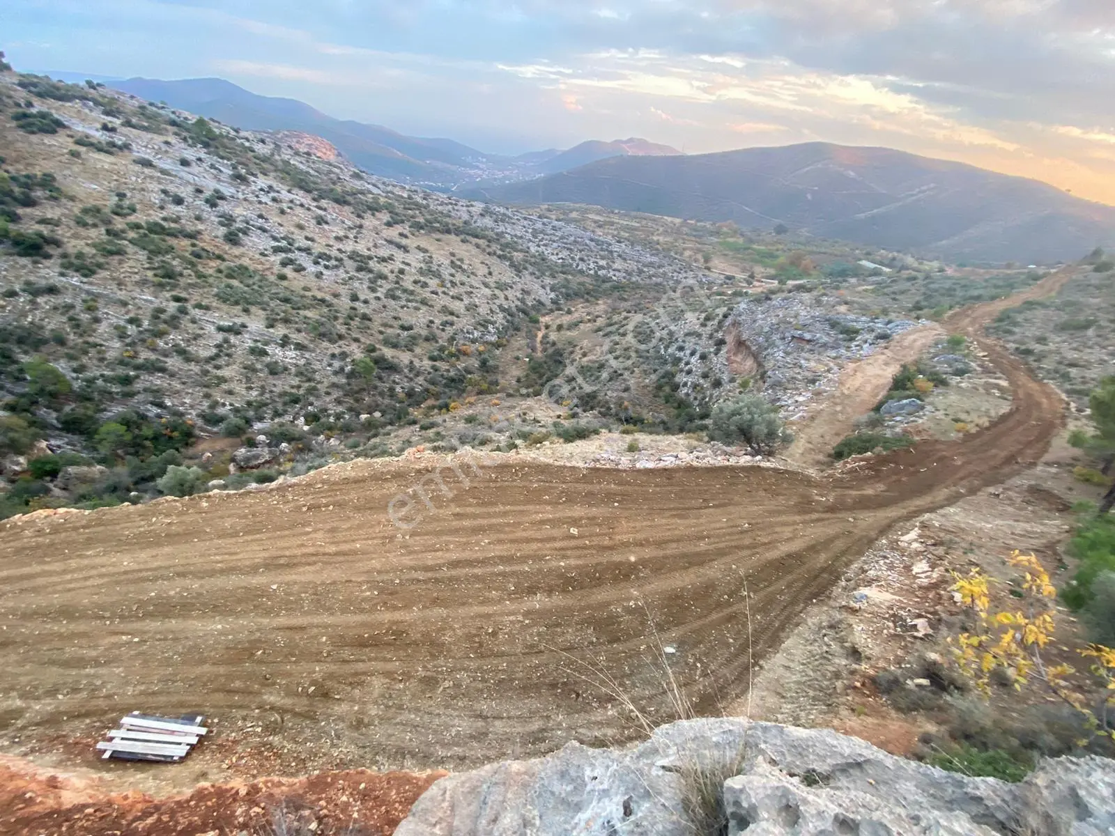 Beykent G.m.’den 752 Metrekare Ev Yapımına Uygun Parsel — fotoğraf 3