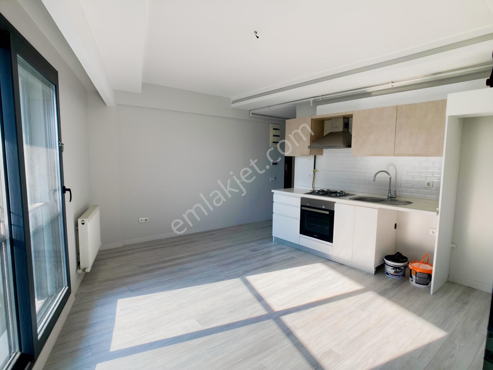 Bornova Atatürk Mah. Otoparklı Satılık 1+1 Daire — fotoğraf 7