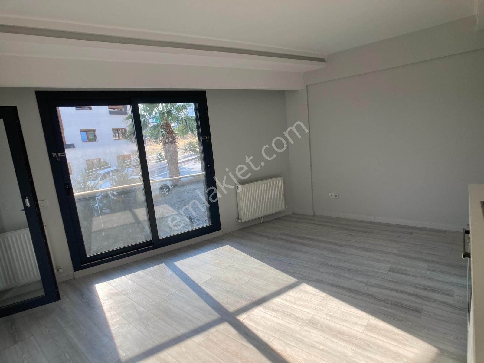Bornova Atatürk Mah. Otoparklı Satılık 1+1 Daire — fotoğraf 8