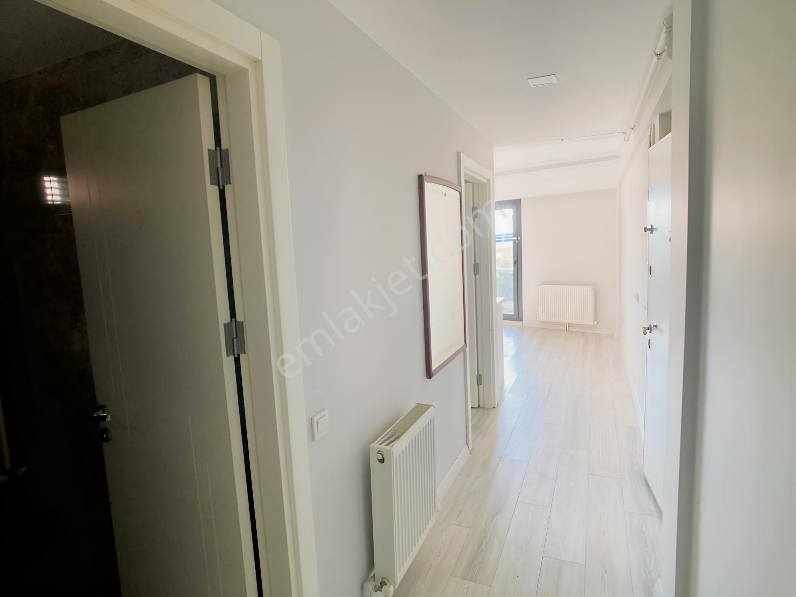 Bornova Atatürk Mah. Otoparklı Satılık 1+1 Daire — fotoğraf 14