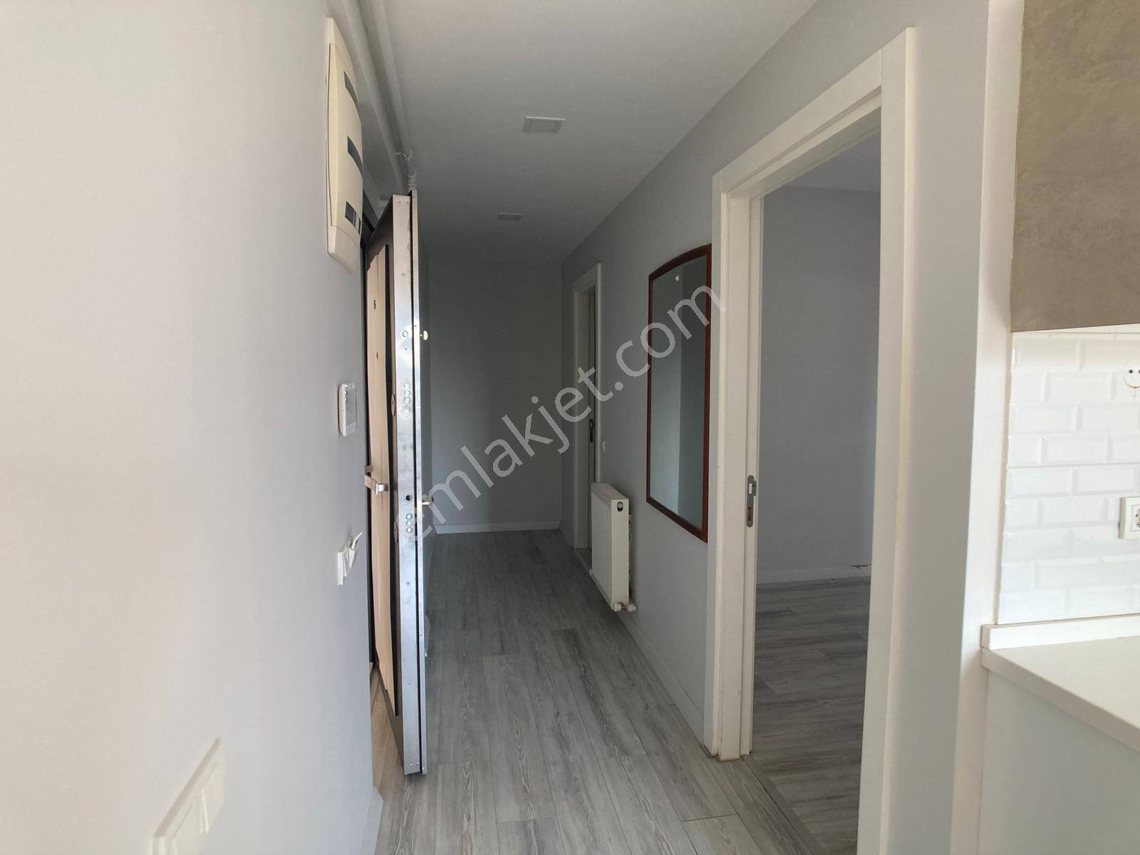 Bornova Atatürk Mah. Otoparklı Satılık 1+1 Daire — fotoğraf 15