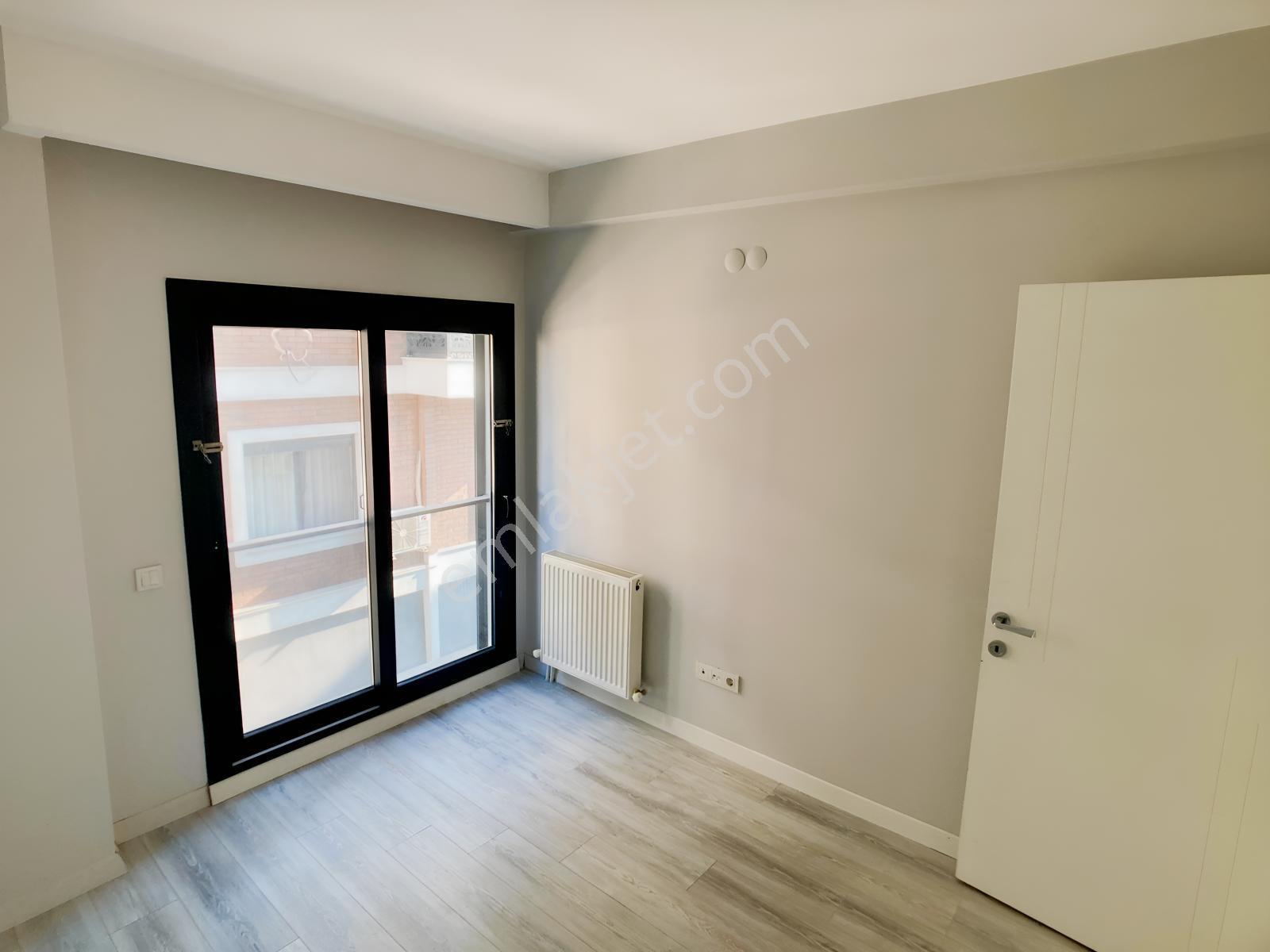 Bornova Atatürk Mah. Otoparklı Satılık 1+1 Daire — fotoğraf 16