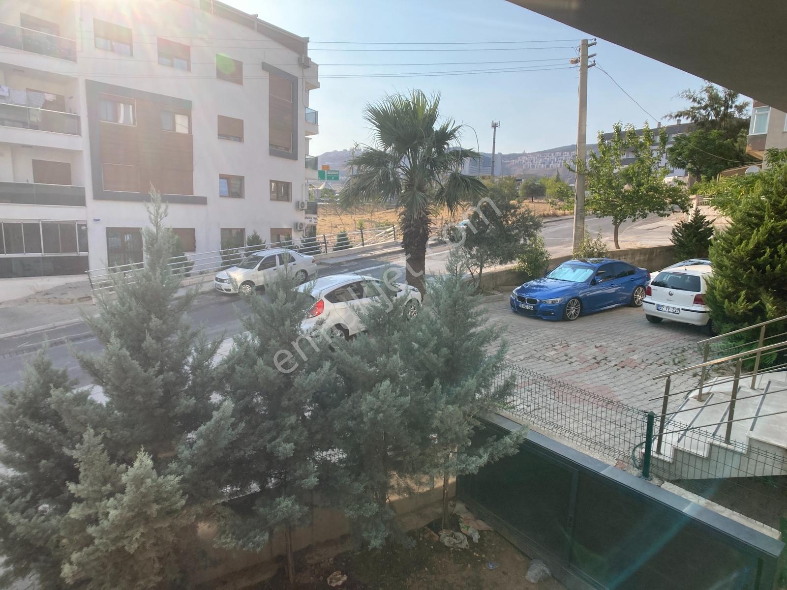 Bornova Atatürk Mah. Otoparklı Satılık 1+1 Daire — fotoğraf 25