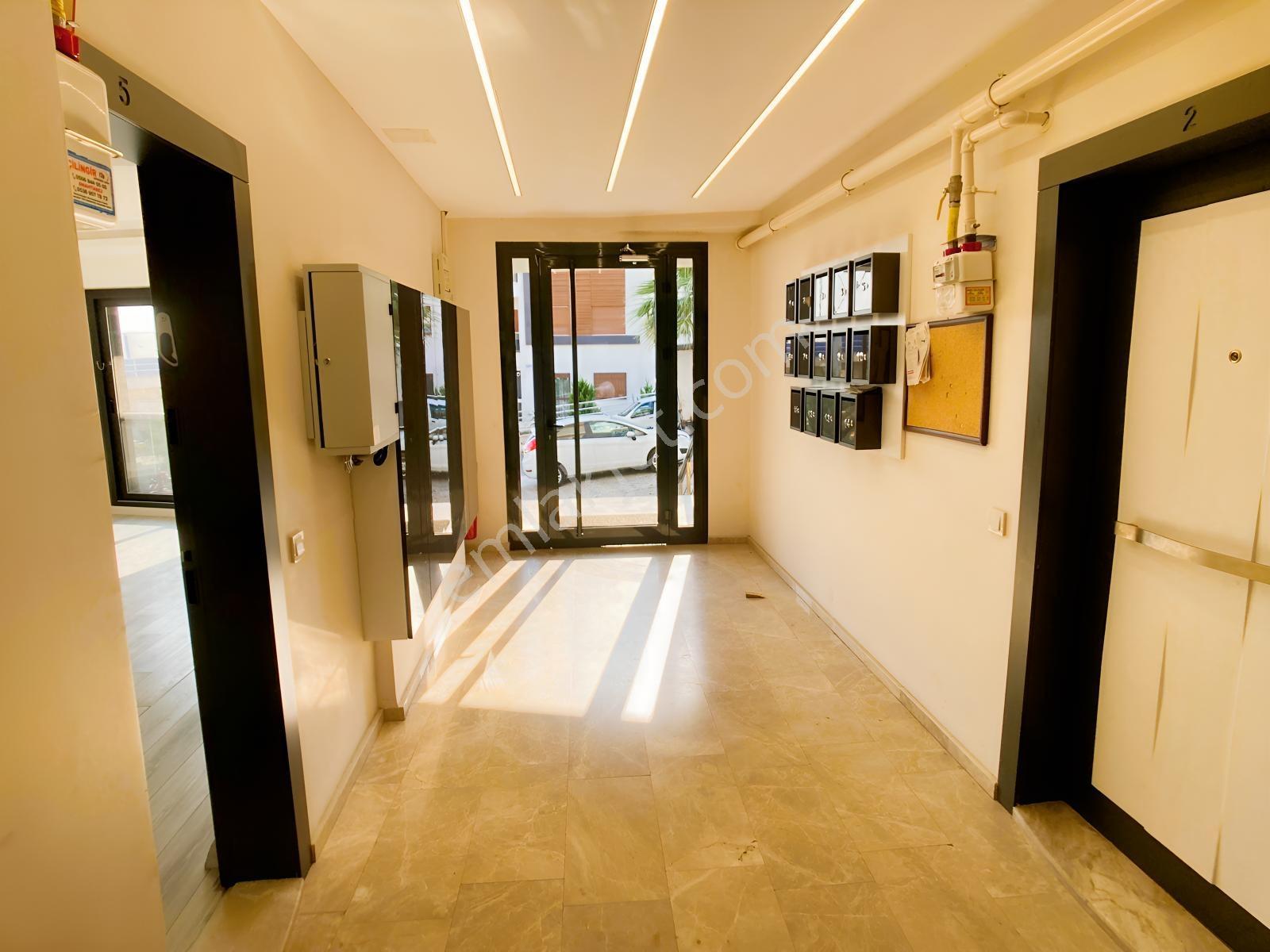 Bornova Atatürk Mah. Otoparklı Satılık 1+1 Daire — fotoğraf 26