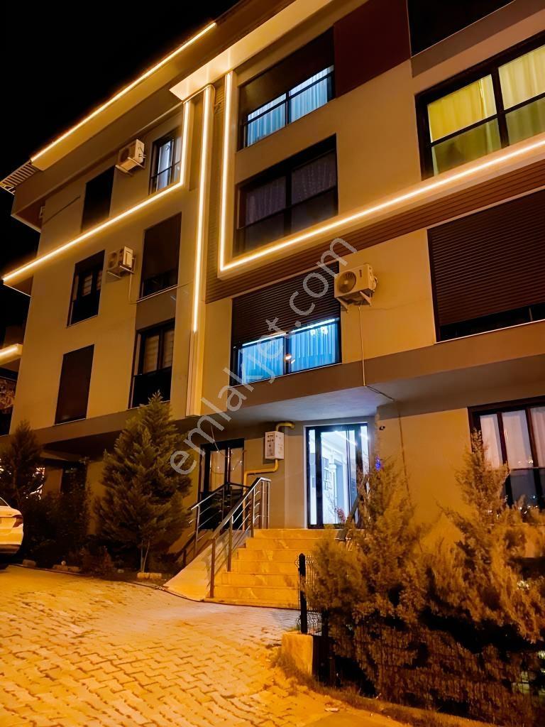 Bornova Atatürk Mah. Otoparklı Satılık 1+1 Daire — fotoğraf 32