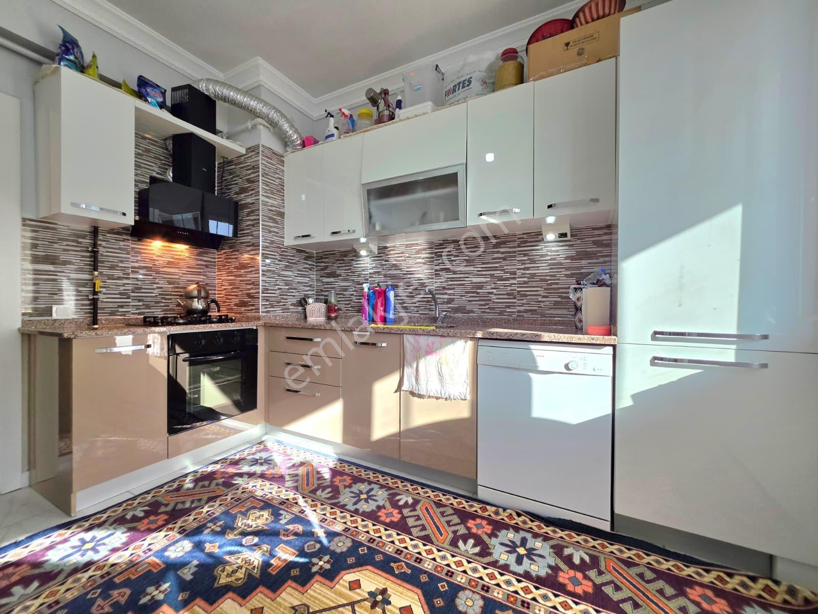 Yüksel Şahin'den S.eyyubi'de Huzur Caami Civarı Ferah 3+1 Daire — fotoğraf 3