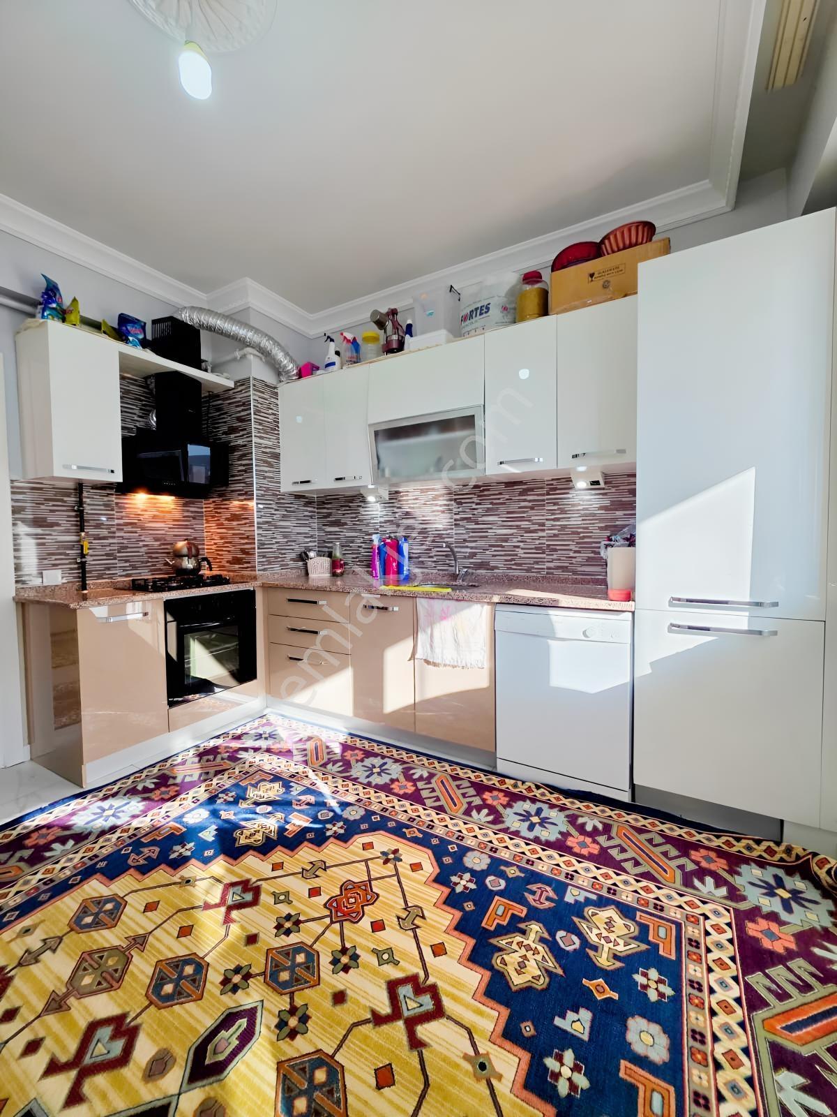 Yüksel Şahin'den S.eyyubi'de Huzur Caami Civarı Ferah 3+1 Daire — fotoğraf 4