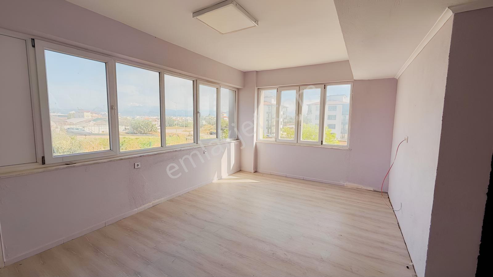 Serik Gedikde 52 Odalı Asansörlü Satılık Lojman Ve Ticari Arsa — fotoğraf 8