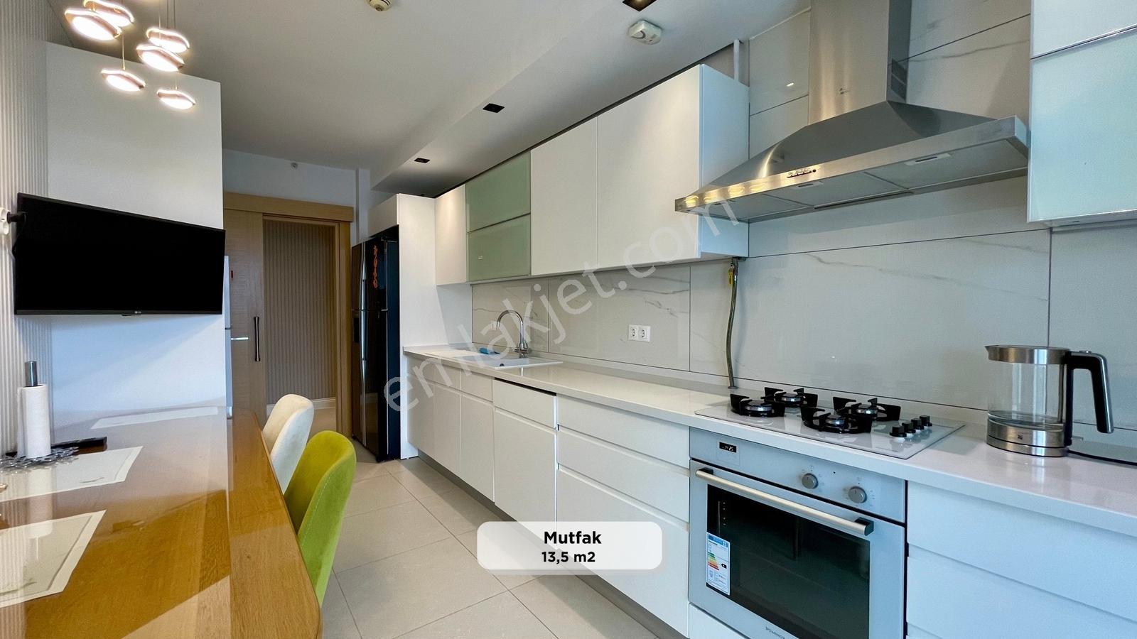 Başrol'den Korupark Terrace'da Full Eşyalı 3+1 220 M² Lüks Daire — fotoğraf 4