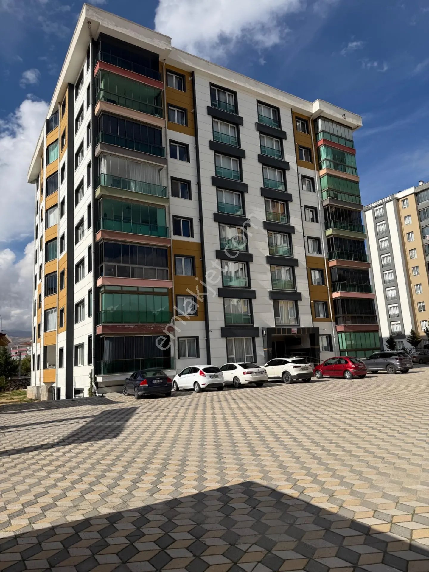 Selçuk Mahallesi 2+1 Geniş Balkonlu Satılık Daire