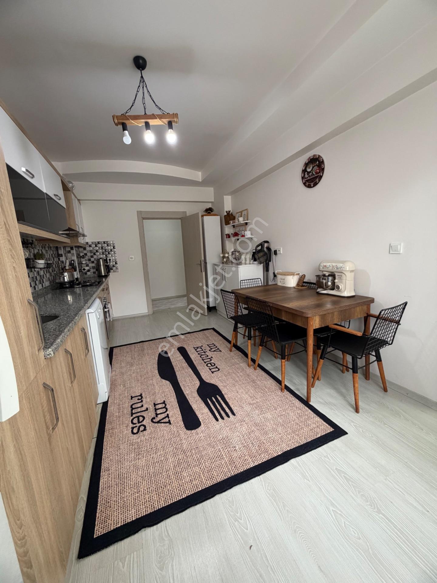 Selçuk Mahallesi 2+1 Geniş Balkonlu Satılık Daire — fotoğraf 11
